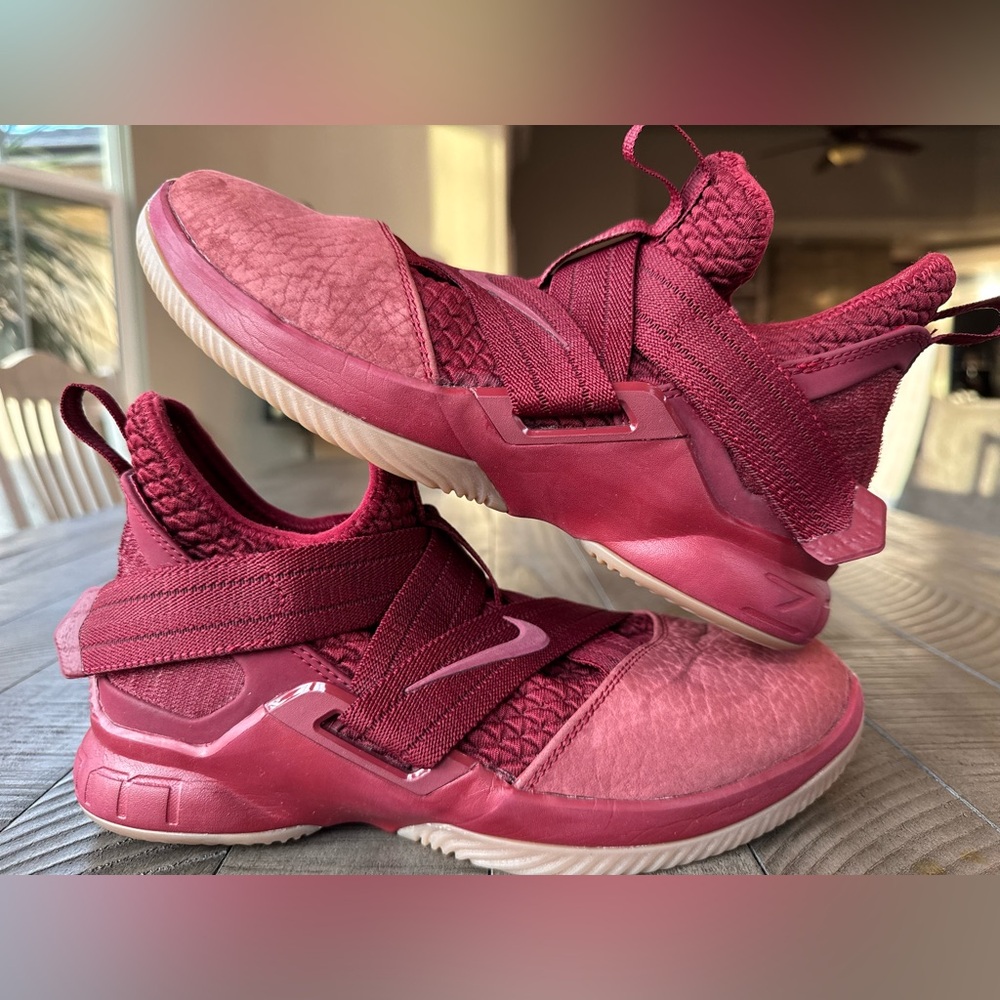 Nike LeBron James Soldier XII SFG Athletic Shoes Youth Boy’s Size 6Y